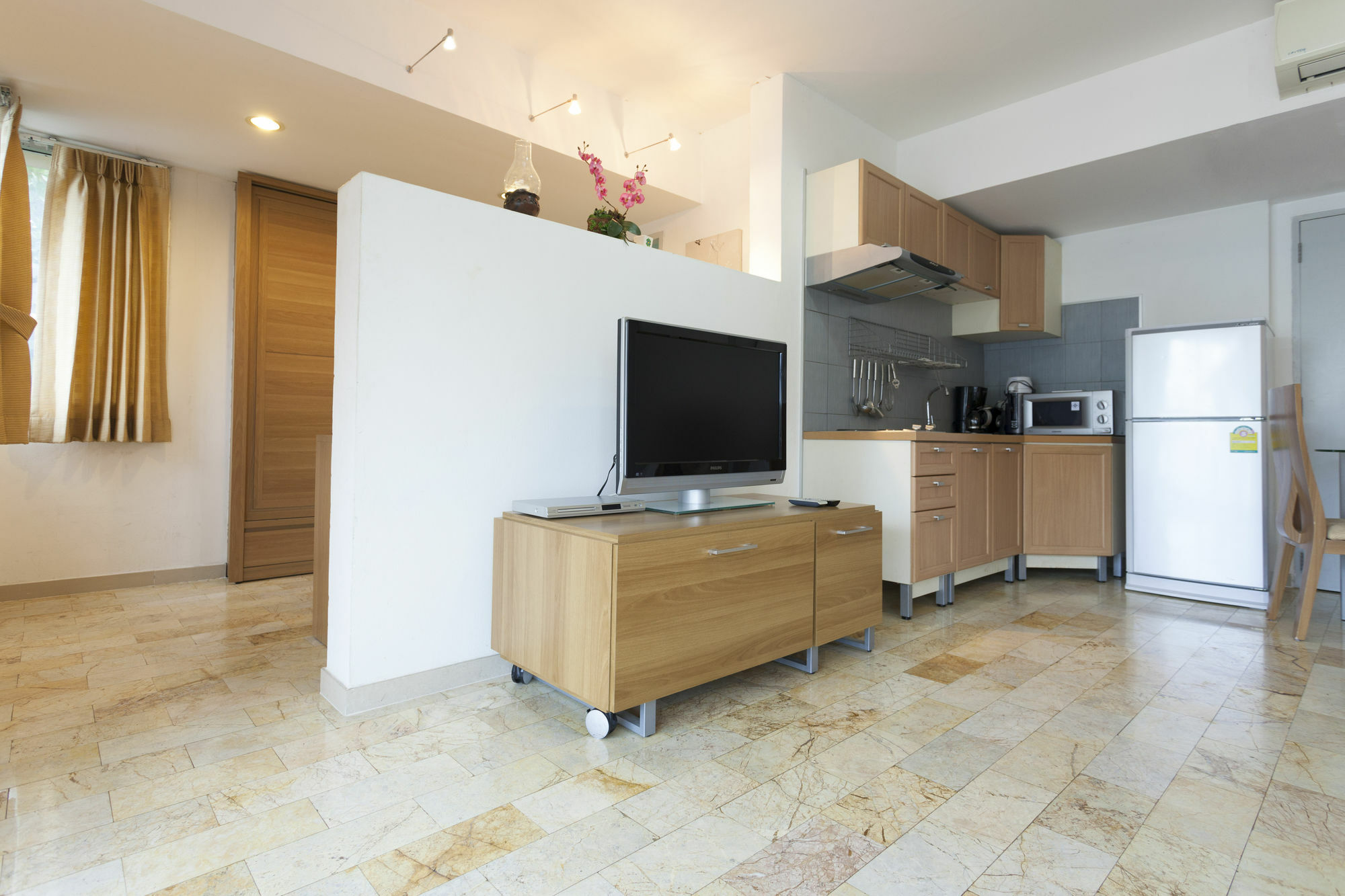 Galare Thong Tower Aparthotel Chiang Mai Bagian luar foto