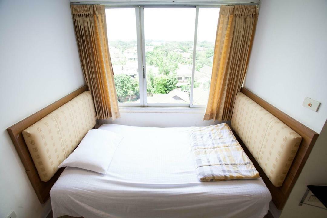 Galare Thong Tower Aparthotel Chiang Mai Bagian luar foto