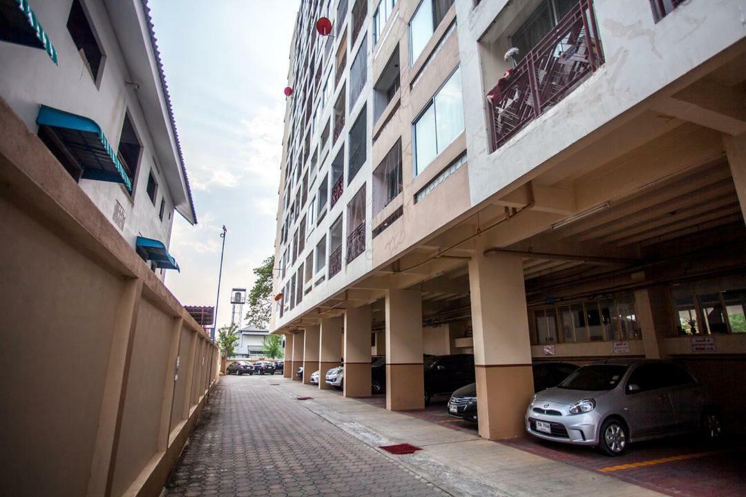 Galare Thong Tower Aparthotel Chiang Mai Bagian luar foto