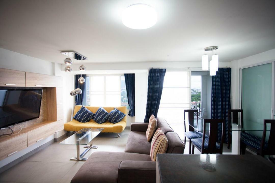 Galare Thong Tower Aparthotel Chiang Mai Bagian luar foto