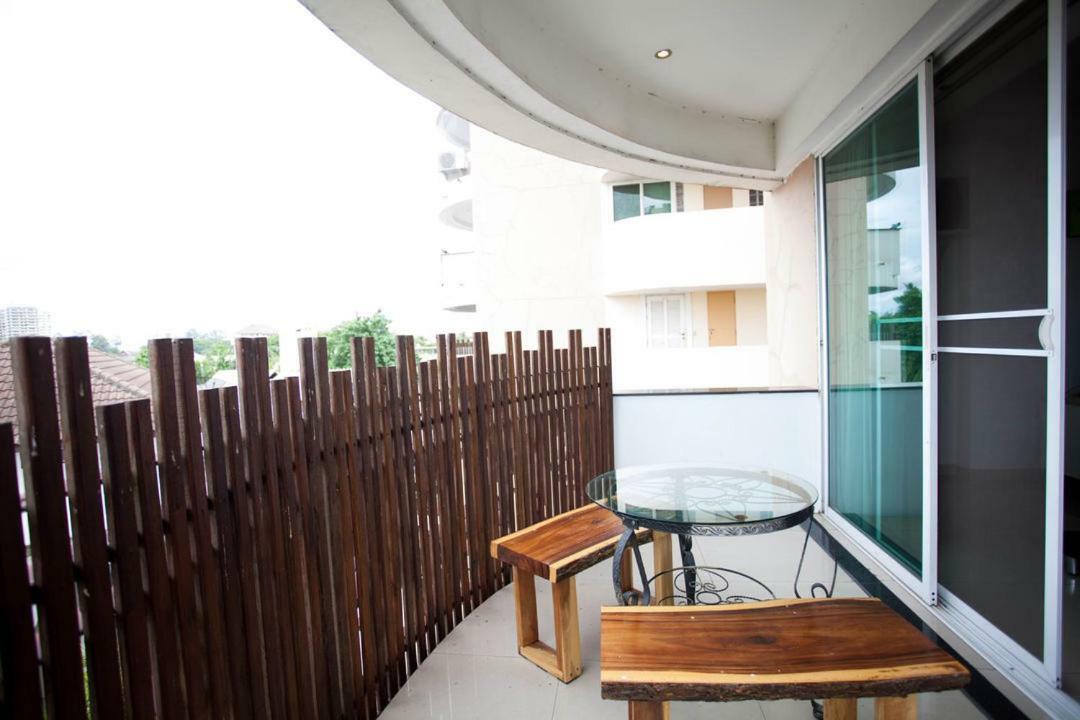 Galare Thong Tower Aparthotel Chiang Mai Bagian luar foto