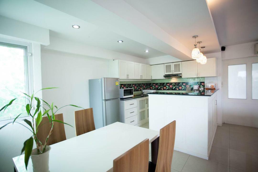 Galare Thong Tower Aparthotel Chiang Mai Bagian luar foto