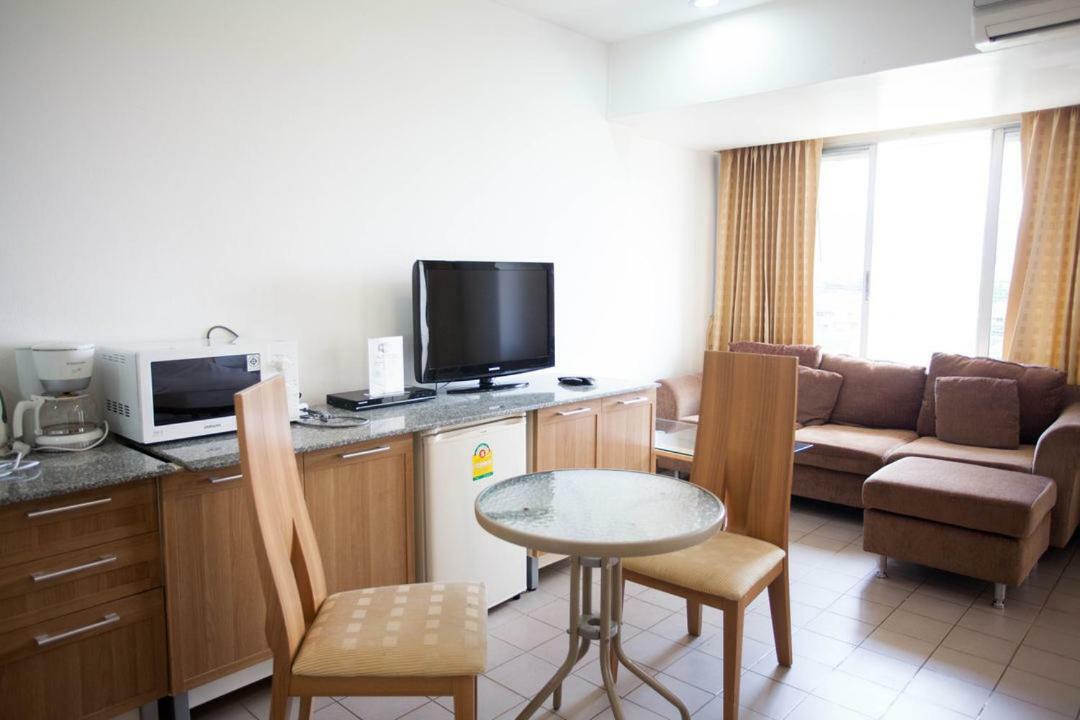Galare Thong Tower Aparthotel Chiang Mai Bagian luar foto